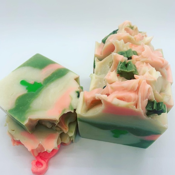 Handmade soap. Lots of diff scents /essential oils - Picture 6 of 6